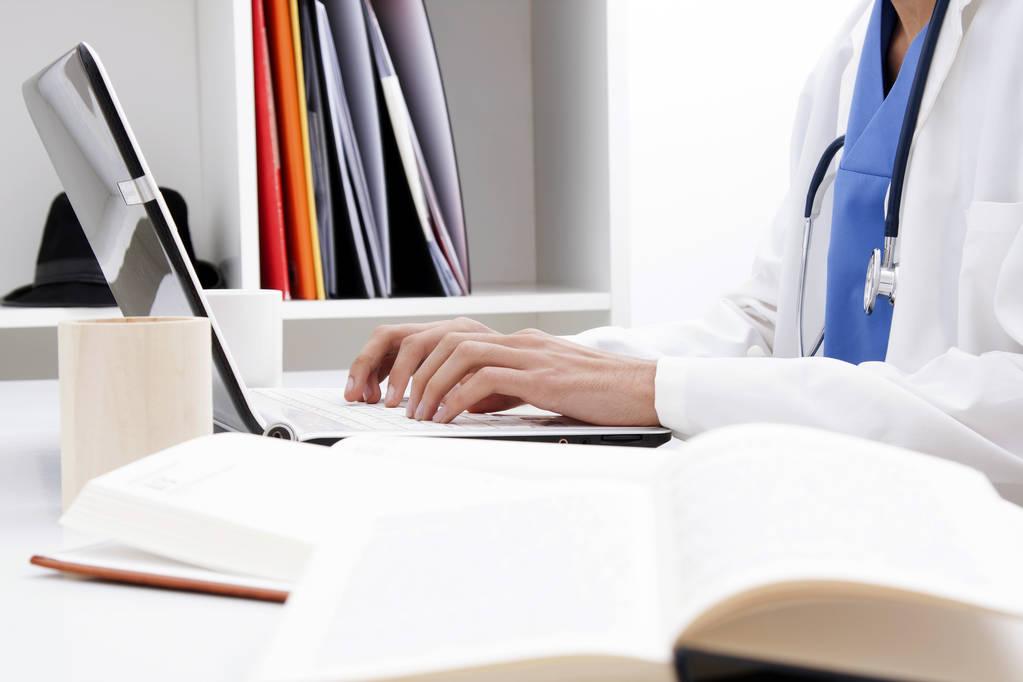 面向廣大醫(yī)院用戶提供“線上+線下”鏈式服務(wù)體系，延伸高端影像診斷資源下基層，提升廣大群眾的就診滿意度。