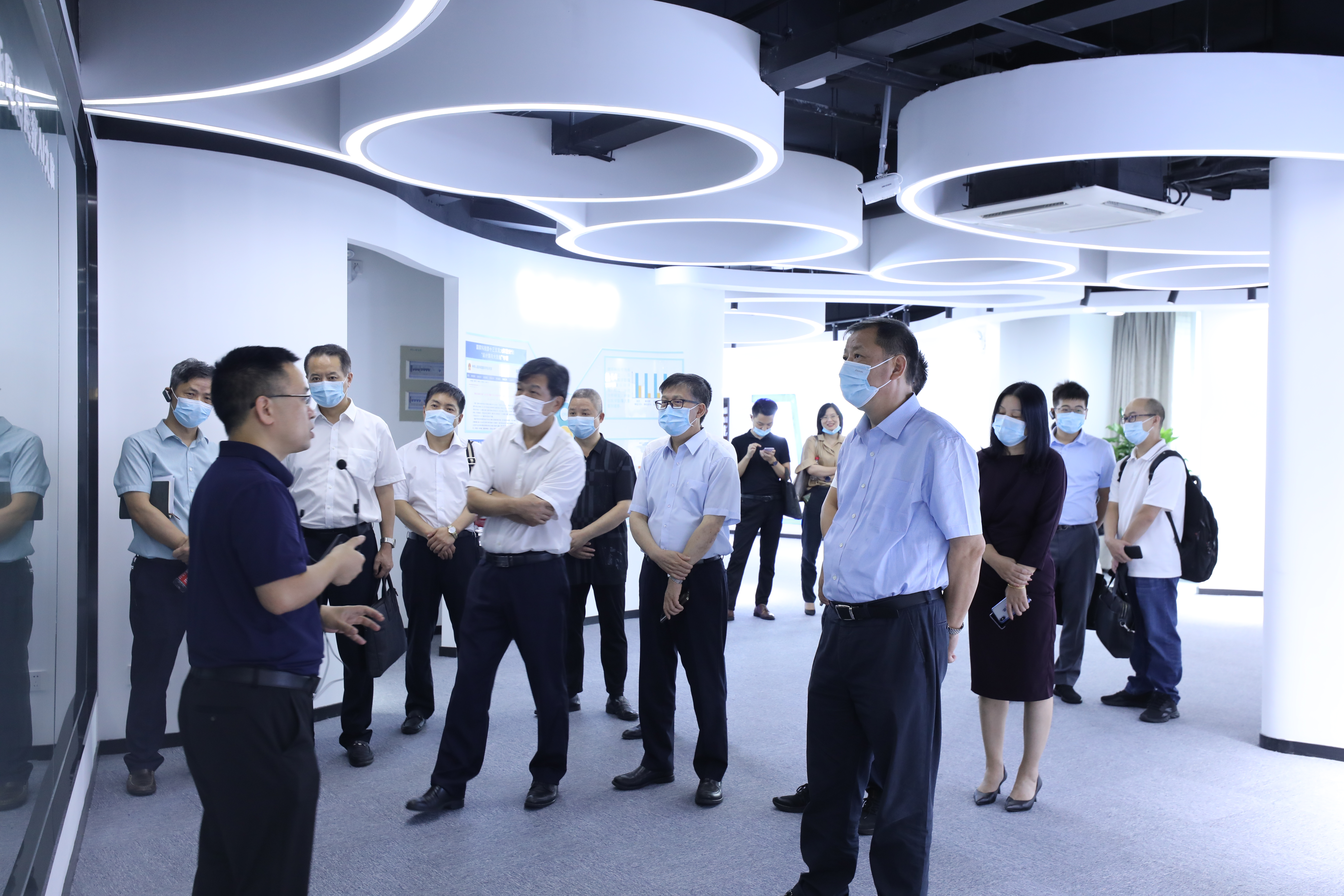 浙江省政協(xié)副主席陳鐵雄一行蒞臨健培科技考察調(diào)研