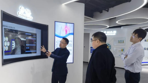 廣西產(chǎn)業(yè)技術(shù)研究院副院長(zhǎng)杜文宏一行蒞臨健培科技、啄云智能考察調(diào)研