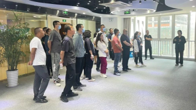 新疆阿克蘇地區(qū)發(fā)改委、工信局等領(lǐng)導(dǎo)一行蒞臨健培科技考察調(diào)研